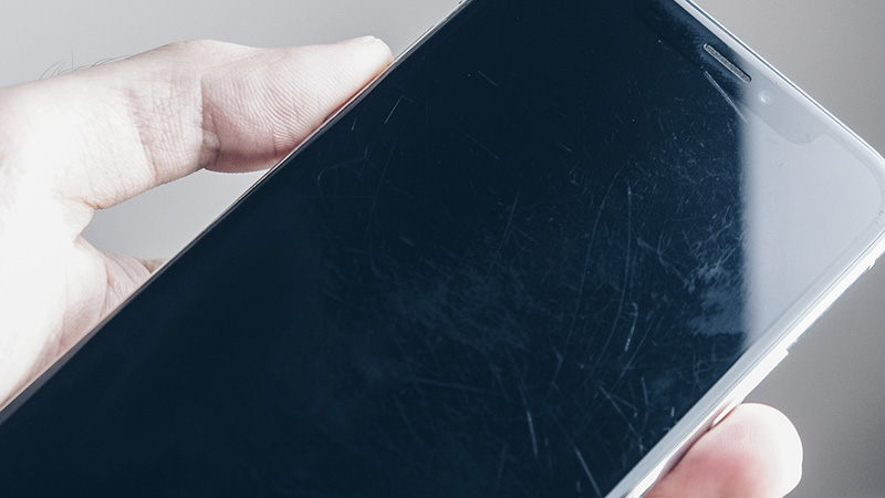 Màn hình iPhone 11 có dễ xước như lời đồn?