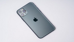 Tại sao iPhone 11 Pro sạc không vào pin? Có thể khắc phục tại nhà không?