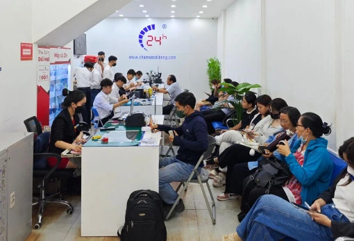 thay-kinh-camera-sau-vivo-y55s-2021-v2164a-2.jpg