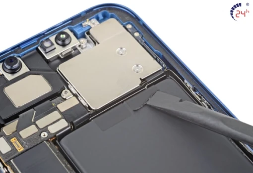 thay-pin-iPhone-13-lay-ngay-tai-tphcm.jpg