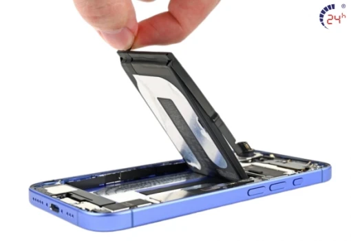 thay-pin-iPhone-16-chinh-hang-uy-tin.jpg