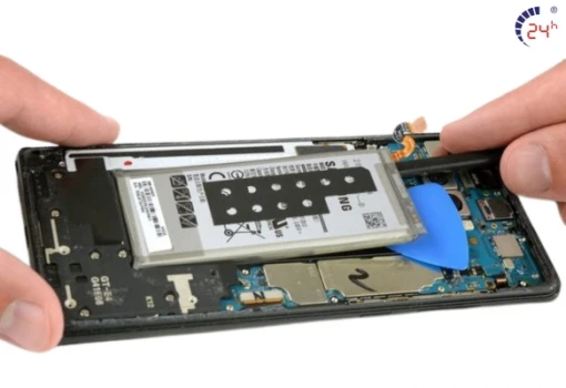 thay-pin-Samsung-Note-8-chinh-hang-tai-tphcm.jpg
