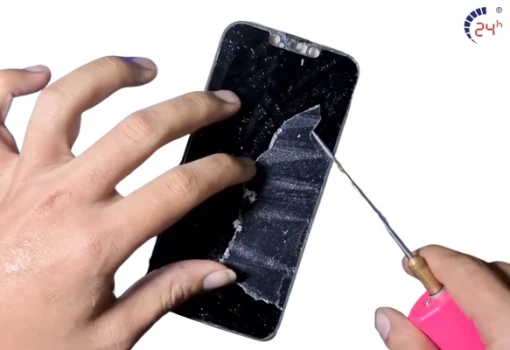 thay-mat-kinh-iphone-13-mini-uy-tin.jpg
