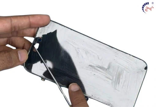thay-mat-kinh-iphone-16-lay-lien.jpg