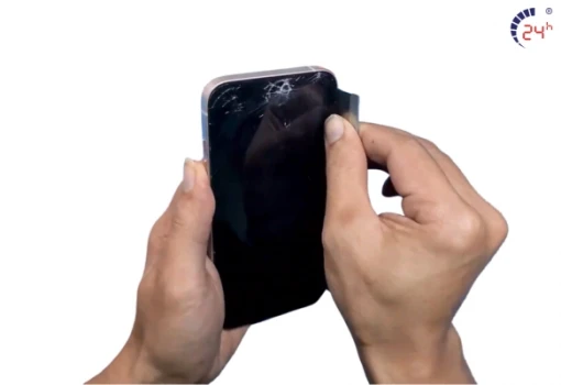 thay-mat-kinh-iphone-13-pro-lay-lien.jpg