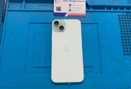thay-pin-iphone-15-plus-4.jpg