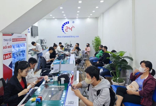 thay-kinh-camera-sau-asus-rog-phone-5-3.jpg