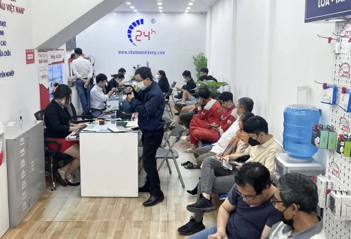 thay-mat-kinh-xiaomi-redmi-note-14-4g-24117rn76g-3.jpg