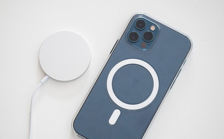 Sạc pin iPhone 12 Pro Max bị nóng