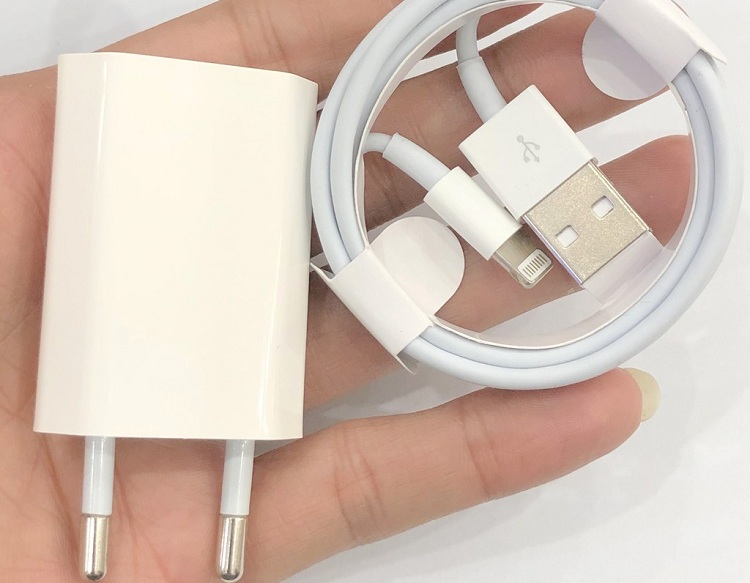 Lựa chọn bộ sạc chất lượng có thể giúp iPhone tránh được hiện tượng nhanh nóng