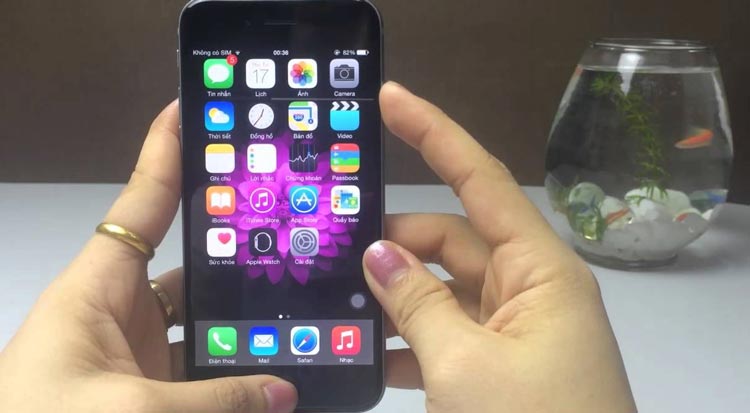 man-hinh-iphone-8-bi-do-2