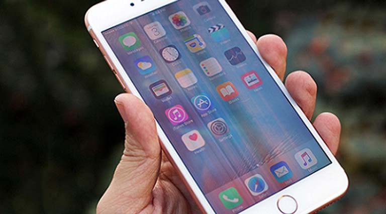 man-hinh-iphone-8-bi-soc-1