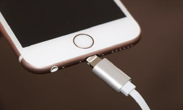 iPhone tự khởi động lại liên tục