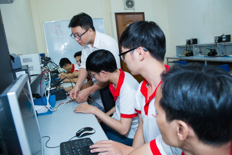 học nghề ở đâu?