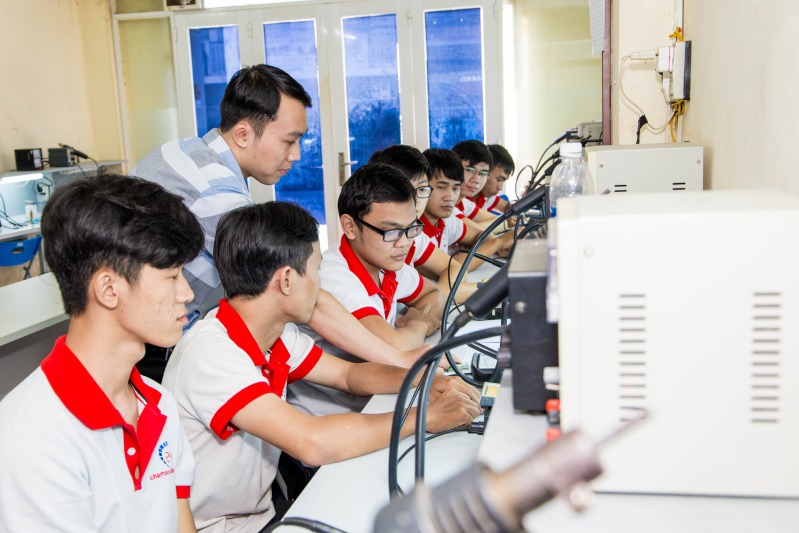 Thành công nhờ sửa chữa điện thoại