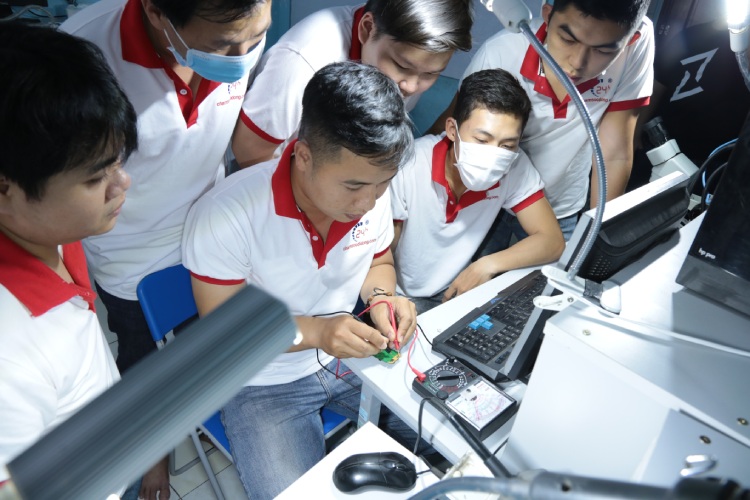 Những lý do học xong phổ thông bạn nên lựa chọn học nghề