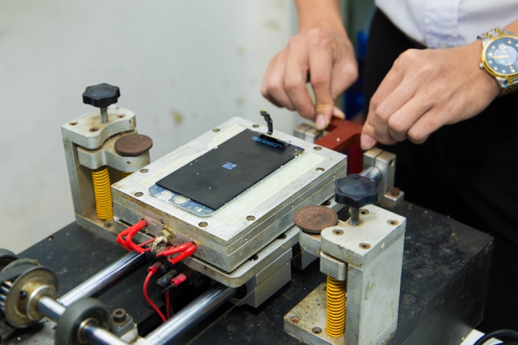 Những thách thức khi lựa chọn nghề sửa chữa điện thoại