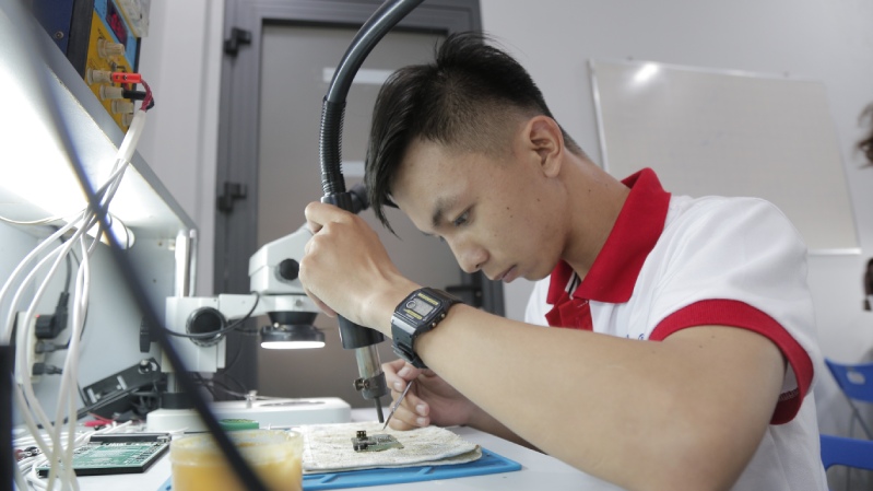 Những lưu ý kỹ thuật sửa chữa điện thoại di động cho người mới vào nghề