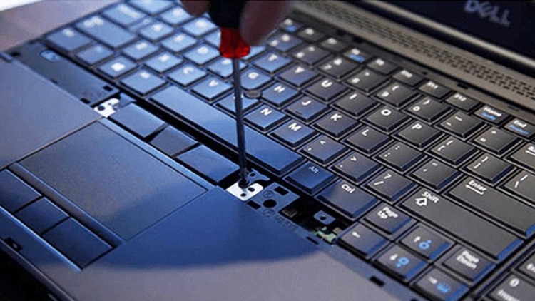 Tự thay bàn phím tiềm ẩn rất nhiều rủi ro gây hỏng máy