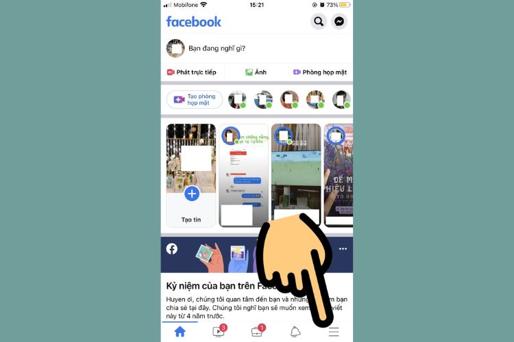 Ấn vào biểu tượng 3 dấu gạch ngang trên thanh công cụ Facebook