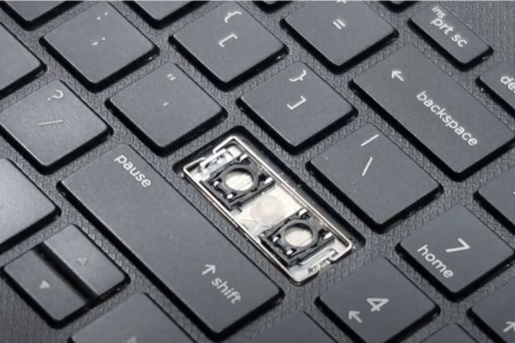 Thay bàn phím Laptop Dell inspiron 7577