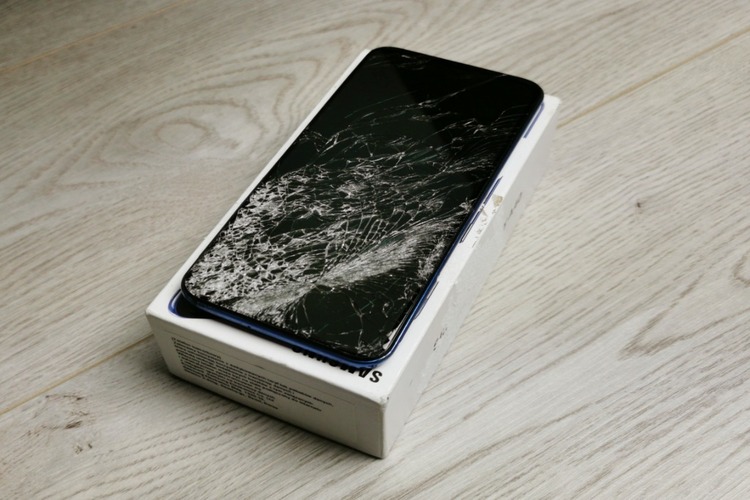 Thay màn hình Samsung uy tín chất lượng
