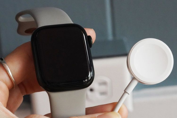 Dây sạc và Apple Watch