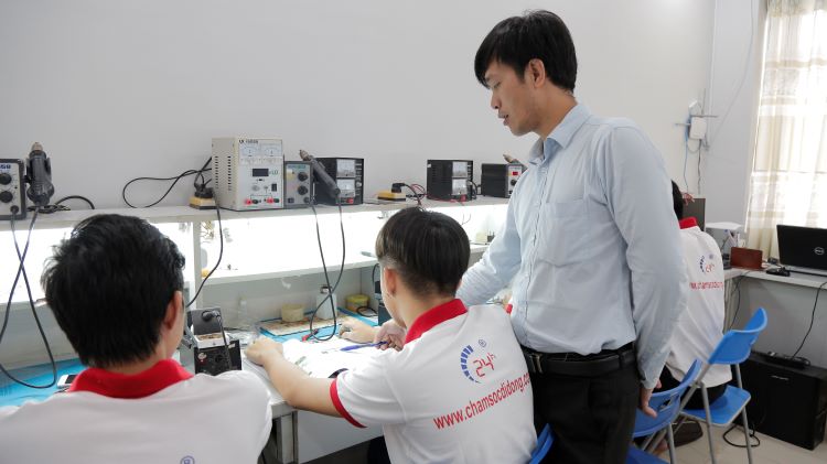 nghề sửa chữa laptop
