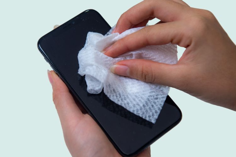 Vệ sinh camera thường xuyên