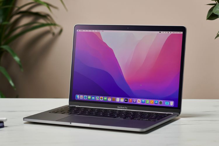Thay Touch Bar MacBook Pro 13 inch M2 A2338