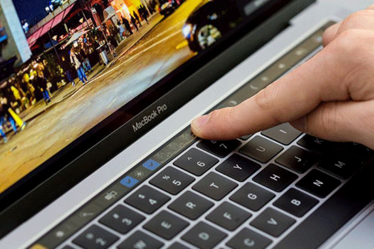 Thay Touch Bar MacBook Pro 13 inch M2 A2338