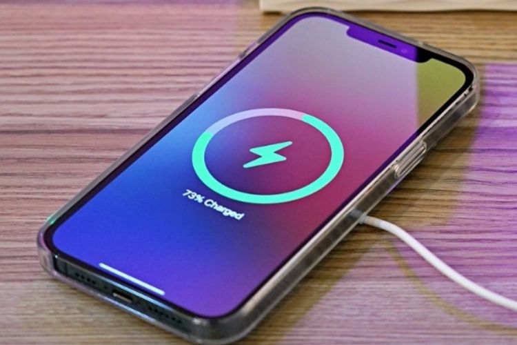 iPhone 13 Pro Max sạc không vào pin