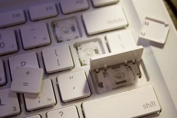 Thay bàn phím Laptop Lenovo G570