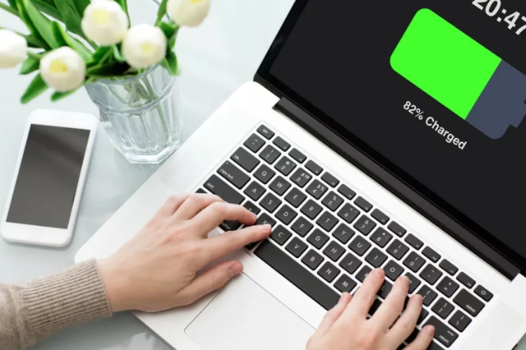 Máy tính sạc pin rất nhanh đầ