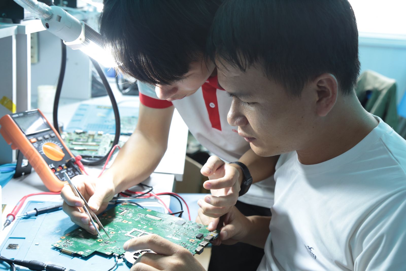 Những điều nhất định nên biết về nghề sửa chữa laptop