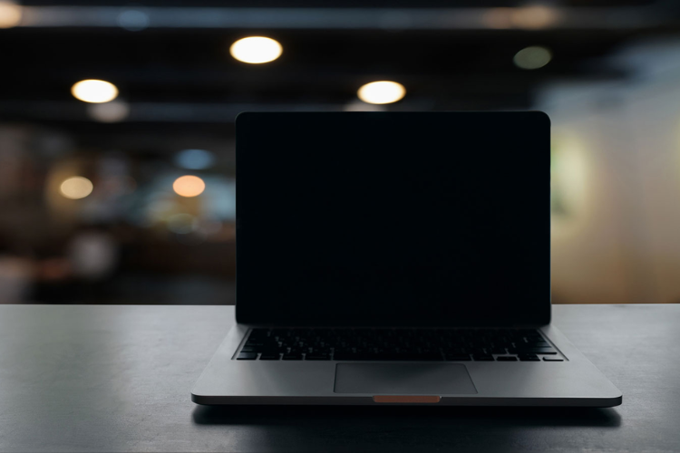 Màn hình laptop bị xanh hoặc đen và không vào Windows được