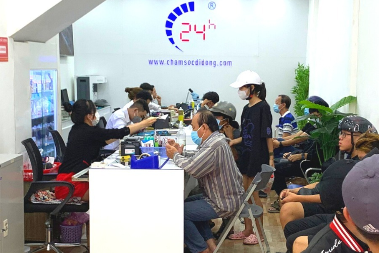 Các kỹ thuật viên luôn hoàn thành việc sửa chữa sản phẩm một cách chỉnh chu và chất lượng nhất.