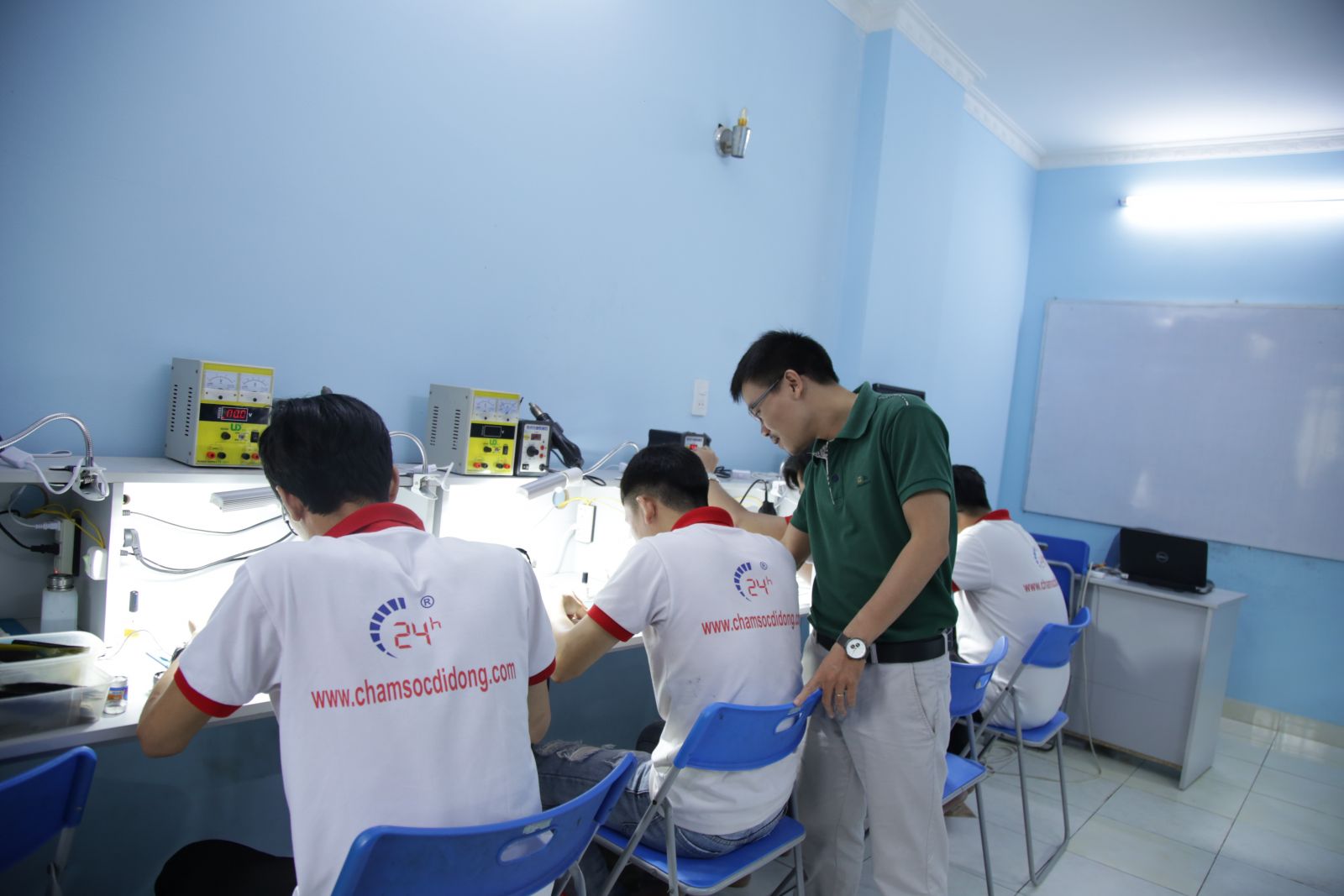 Đòi hỏi kiến thức vững chắc về công nghệ