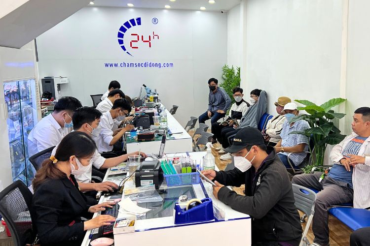 Vì sao Bệnh Viện Điện Thoại Laptop 24h là nơi có thể thay màn hình Samsung Galaxy Z Flip 3 5G?