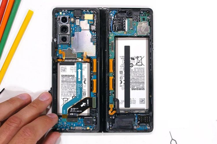 Các bước thay pin Samsung Galaxy Z Fold