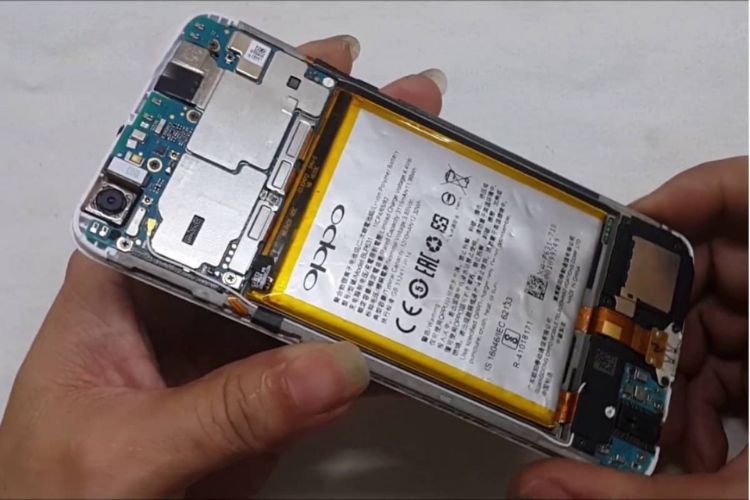 Quy trình thay pin Oppo A52 tại Bệnh Viện Điện Thoại Laptop 24h