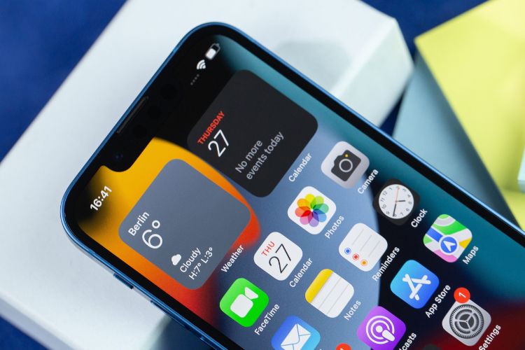 Thay màng loa iPhone 13 Pro