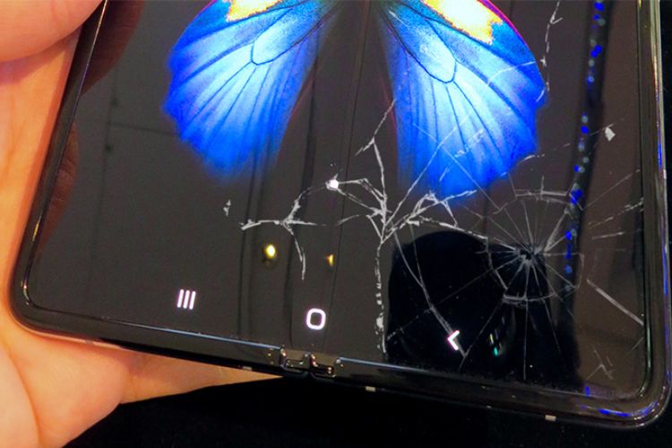 Mặt kính hư hỏng gây ra nhiều vấn đề ảnh hưởng đến chất lượng sử dụng Smartphone