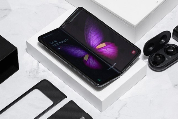 Đây là chiếc smartphone màn hình gập đầu tiên được thương mại hóa