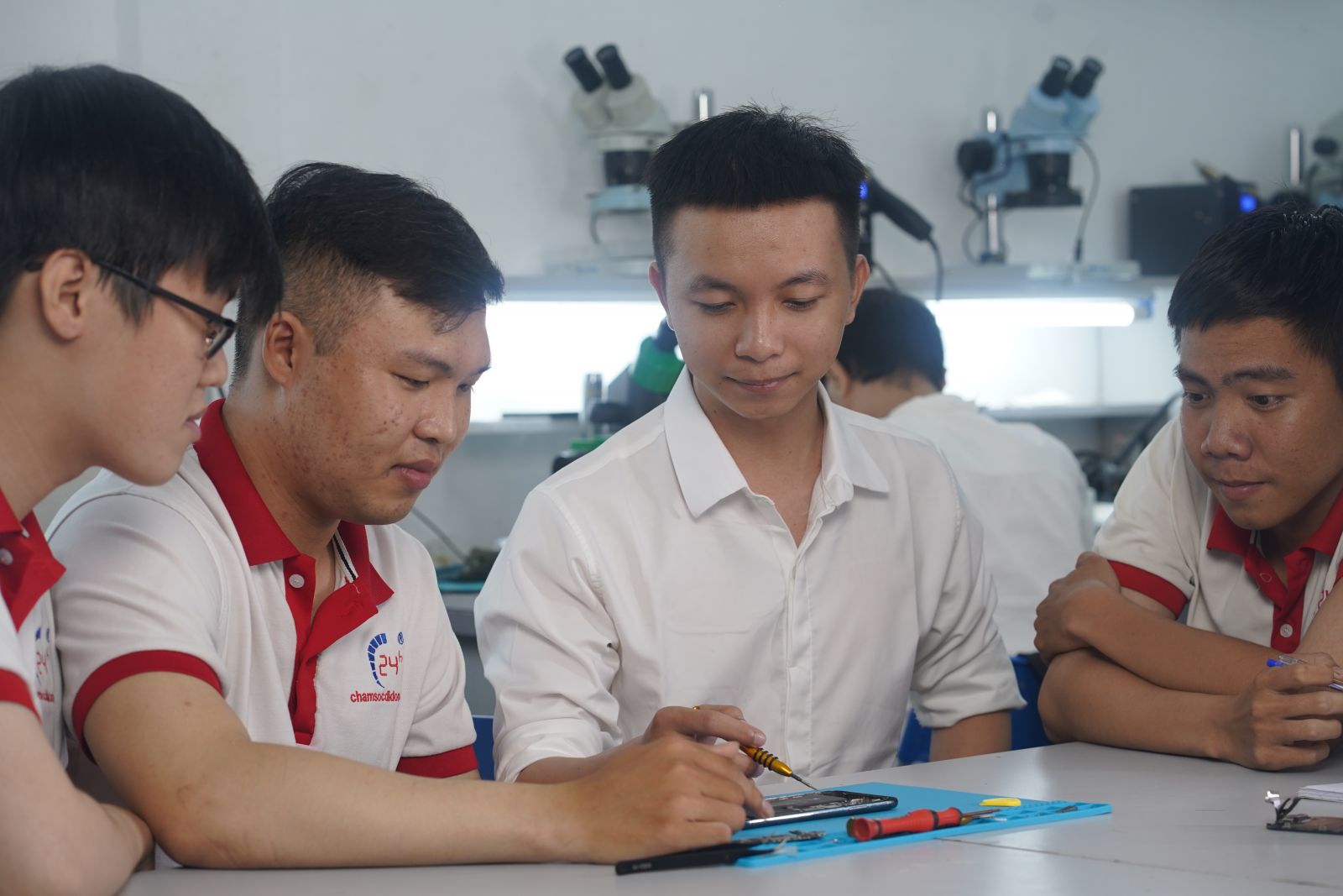 25 tuổi nên học nghề gì để nhanh chóng ổn định công việc?