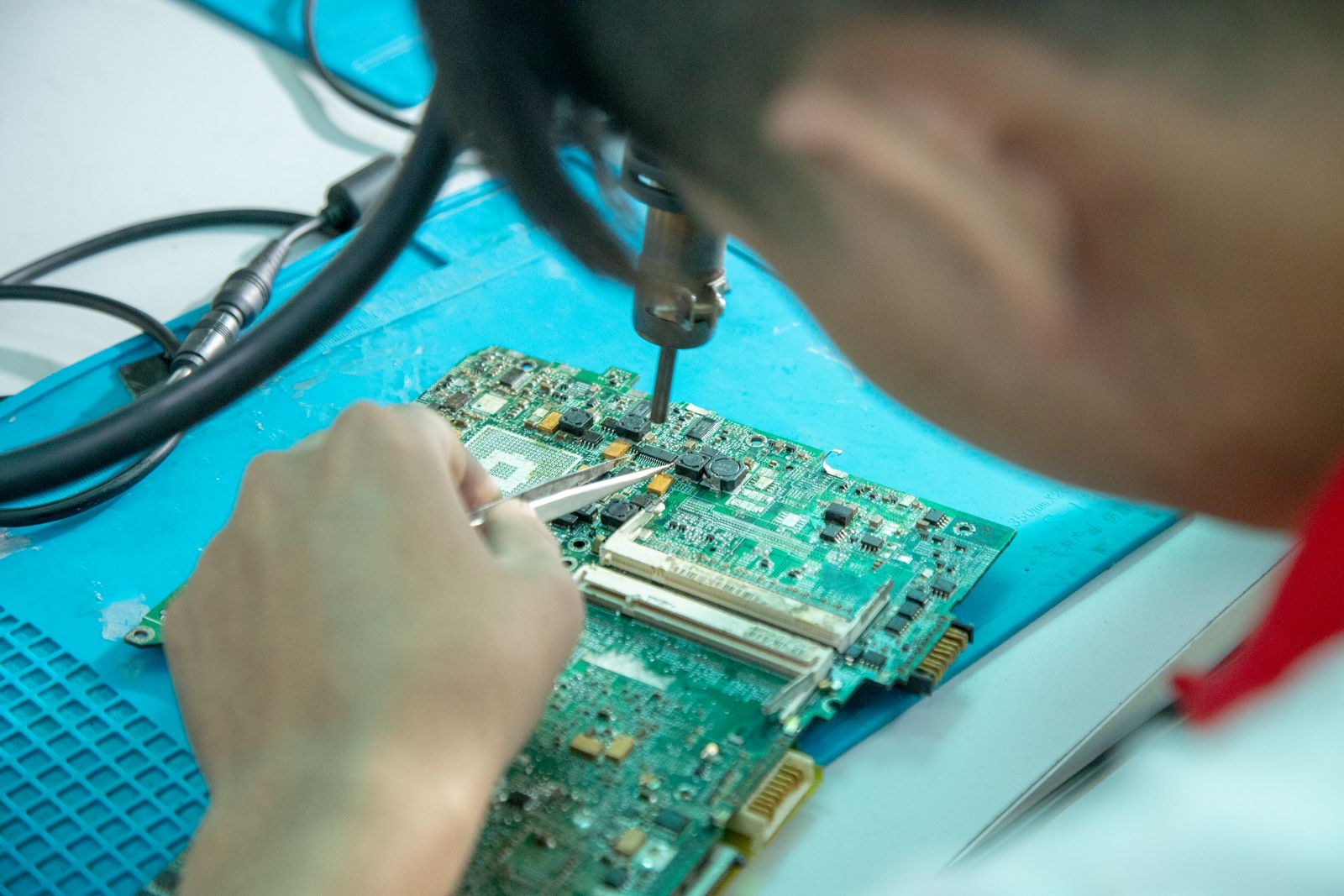 25 tuổi nên học nghề gì để nhanh chóng ổn định công việc?