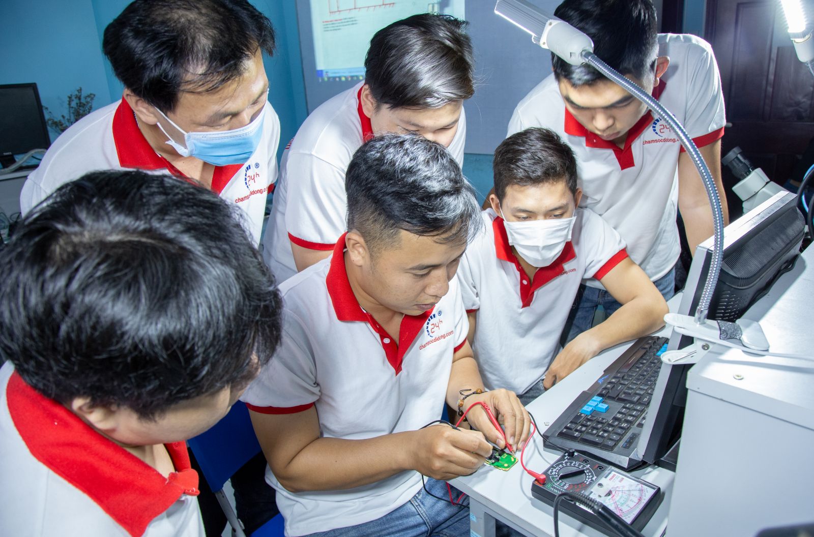 25 tuổi nên học nghề gì để nhanh chóng ổn định công việc?