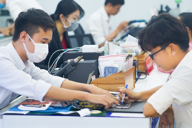 dịch vụ sửa chữa tại Bệnh viện Điện Thoại Laptop 24h