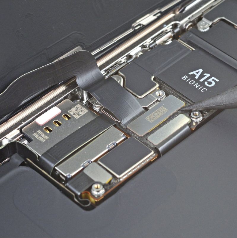 Ép cổ màn hình iPhone 13 Pro Max chất lượng.
