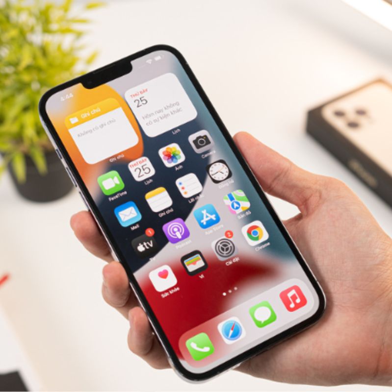 Tại sao bạn nên ép cổ màn hình iPhone 13 Pro Max.